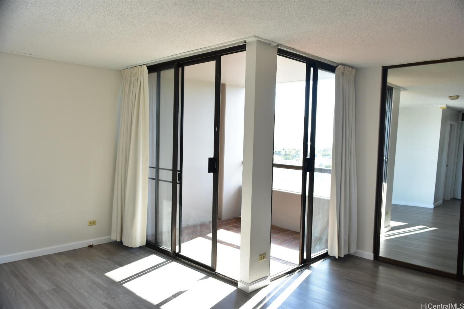 2100 Date St Honolulu - Rental - photo 4 of 10