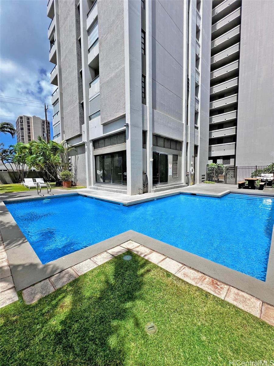 2100 Date St Honolulu - Rental - photo 9 of 10