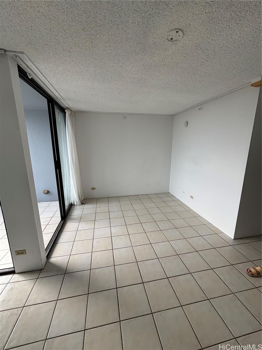 2100 Date St Honolulu - Rental - photo 4 of 9