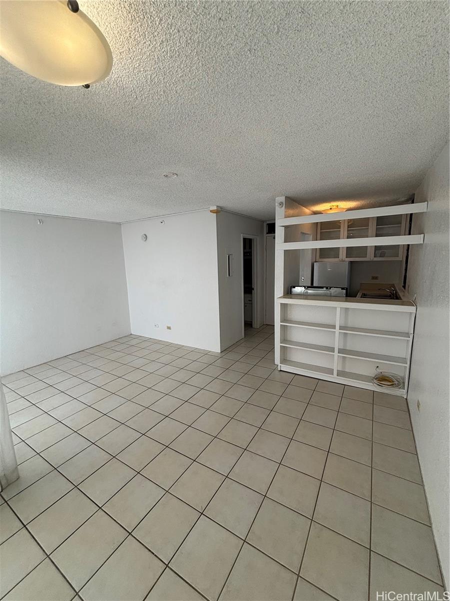 2100 Date St Honolulu - Rental - photo 6 of 9