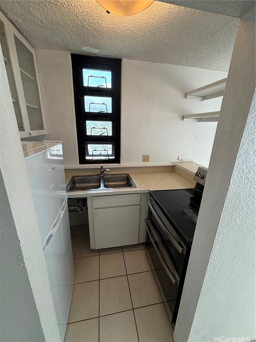 2100 Date St Honolulu - Rental - photo 8 of 9