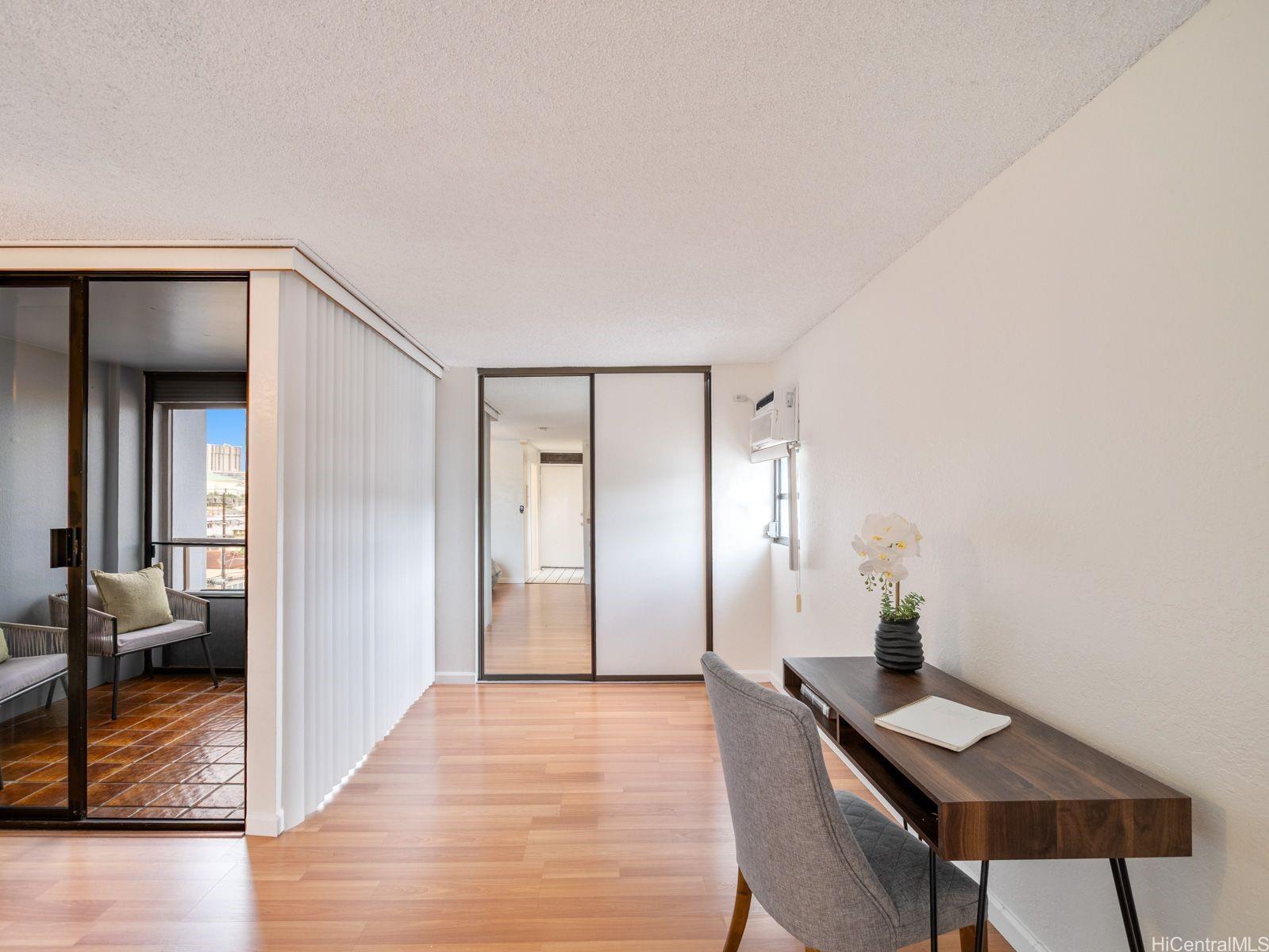 Twenty One Hundred condo # 401, Honolulu, Hawaii - photo 13 of 22