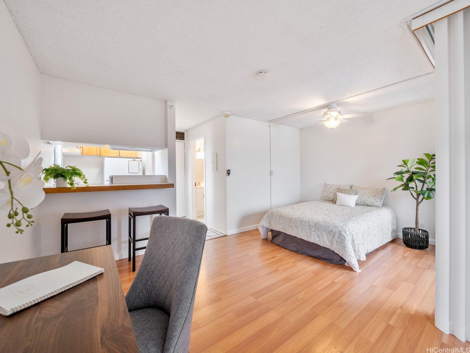 Twenty One Hundred condo # 401, Honolulu, Hawaii - photo 16 of 22