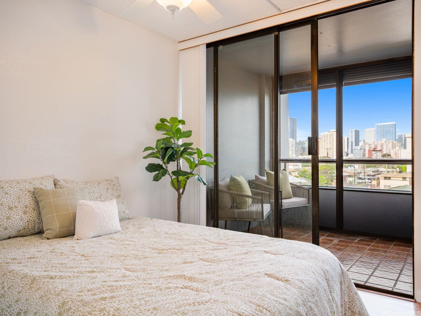 Twenty One Hundred condo # 401, Honolulu, Hawaii - photo 18 of 22