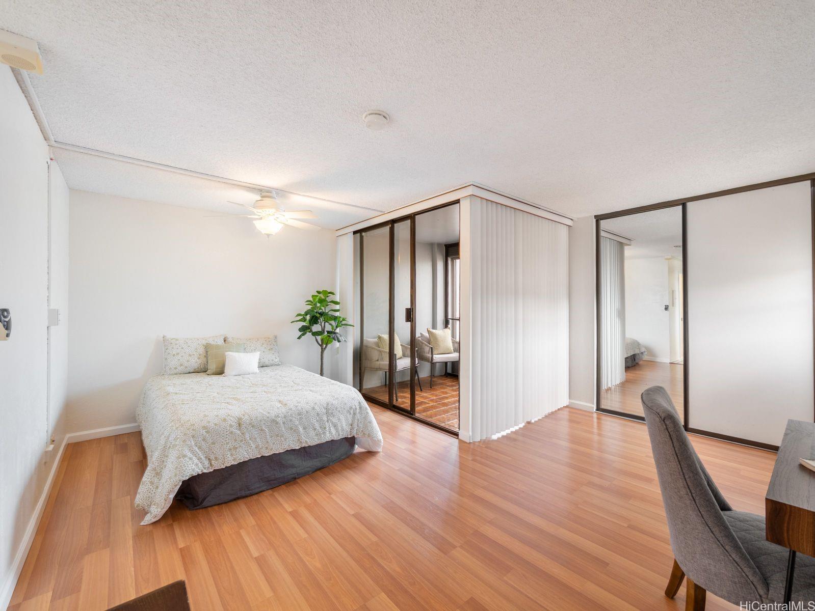 Twenty One Hundred condo # 401, Honolulu, Hawaii - photo 19 of 22