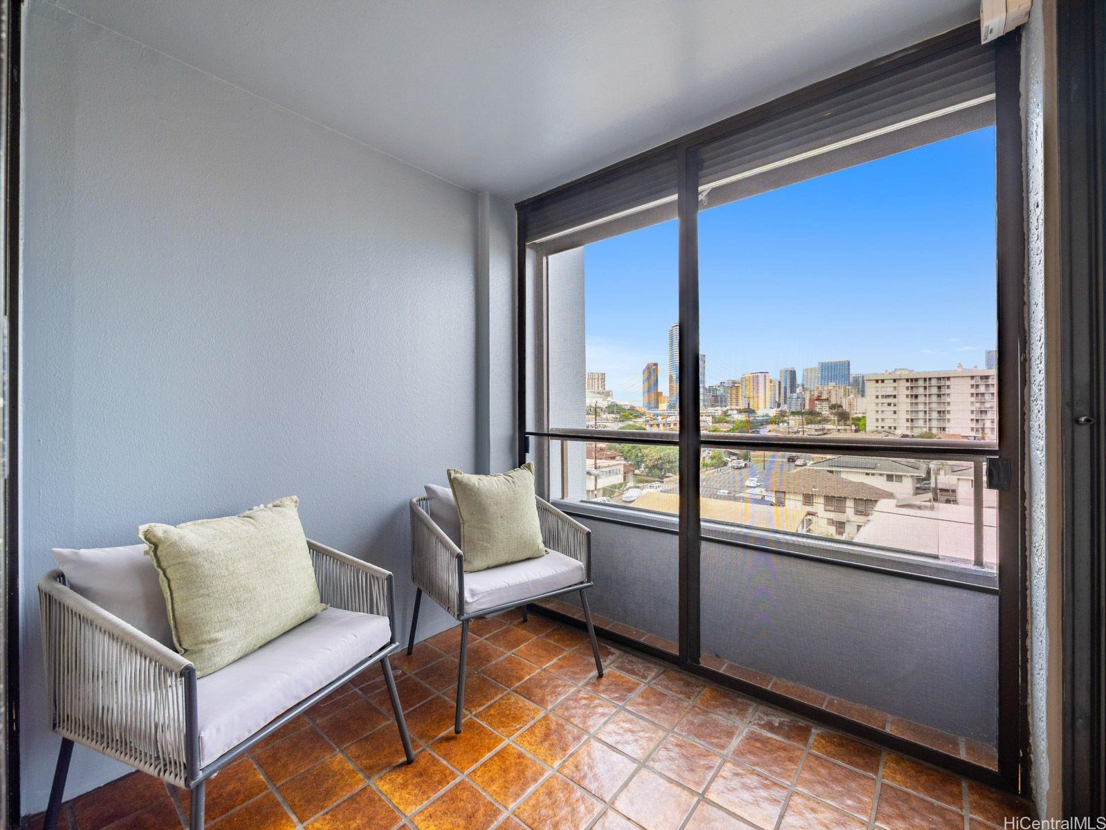 Twenty One Hundred condo # 401, Honolulu, Hawaii - photo 4 of 22