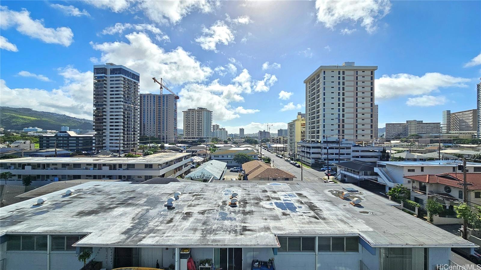 Twenty One Hundred condo # 407, Honolulu, Hawaii - photo 17 of 25