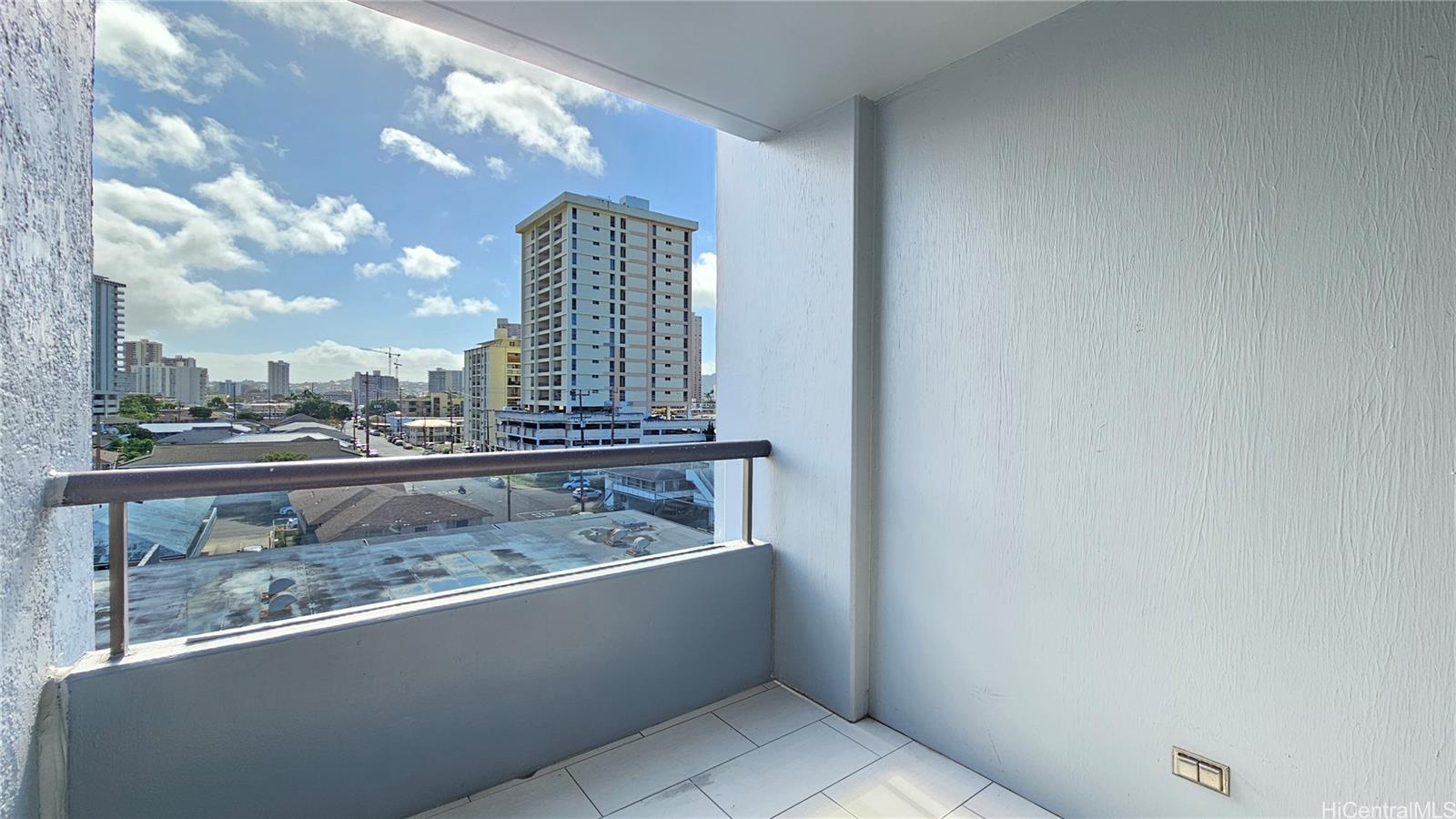 Twenty One Hundred condo # 407, Honolulu, Hawaii - photo 20 of 25