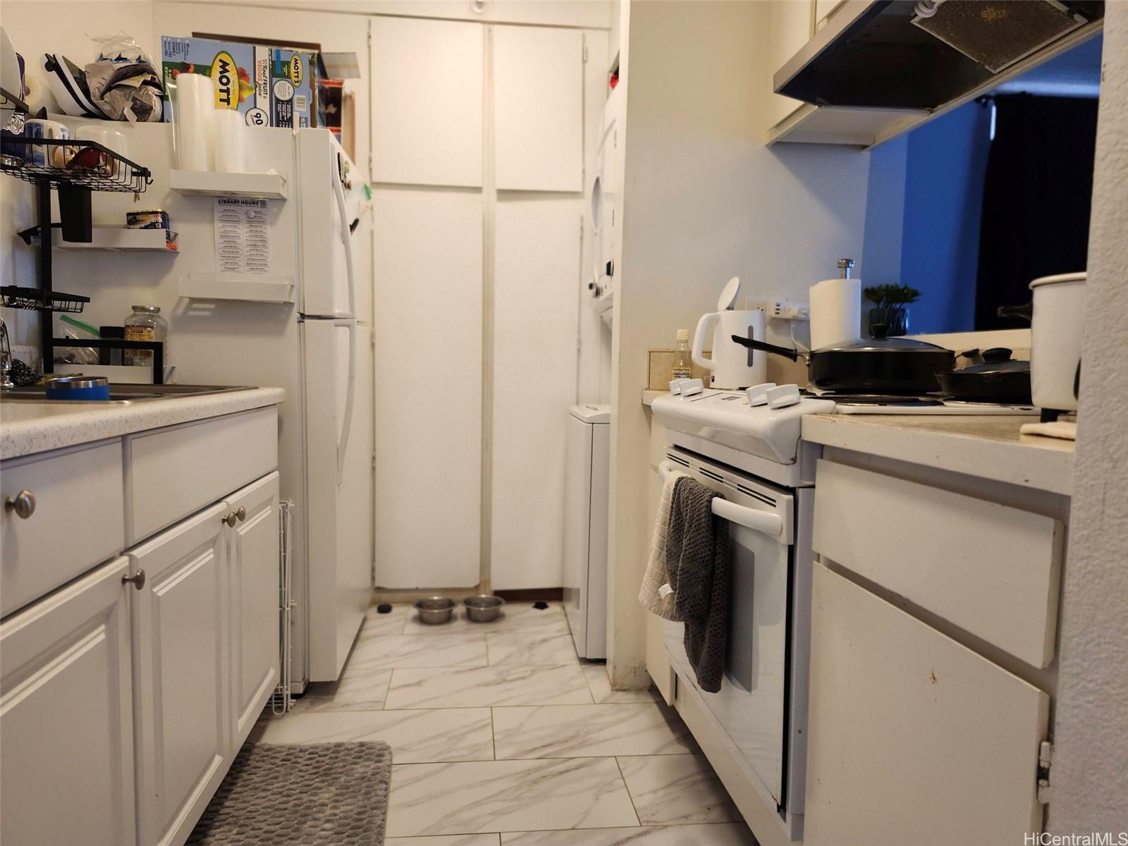 Twenty One Hundred condo # 703, Honolulu, Hawaii - photo 17 of 24