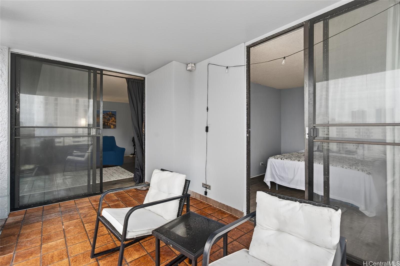 Twenty One Hundred condo # 703, Honolulu, Hawaii - photo 16 of 24