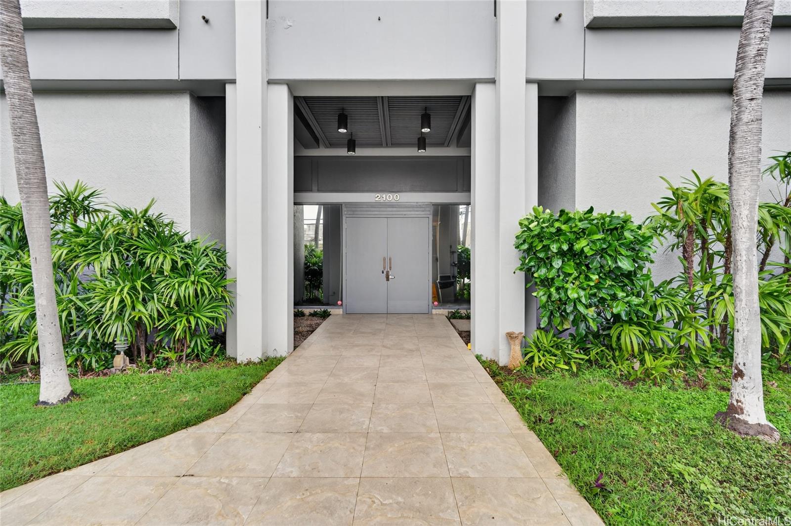 Twenty One Hundred condo # 703, Honolulu, Hawaii - photo 22 of 24