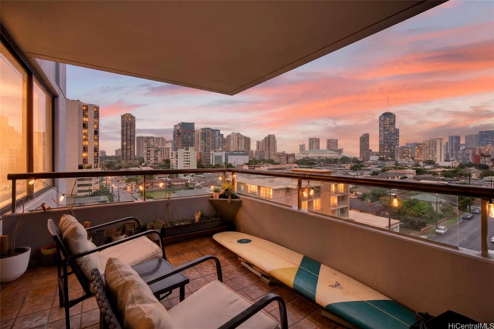 Twenty One Hundred condo # 703, Honolulu, Hawaii - photo 6 of 24