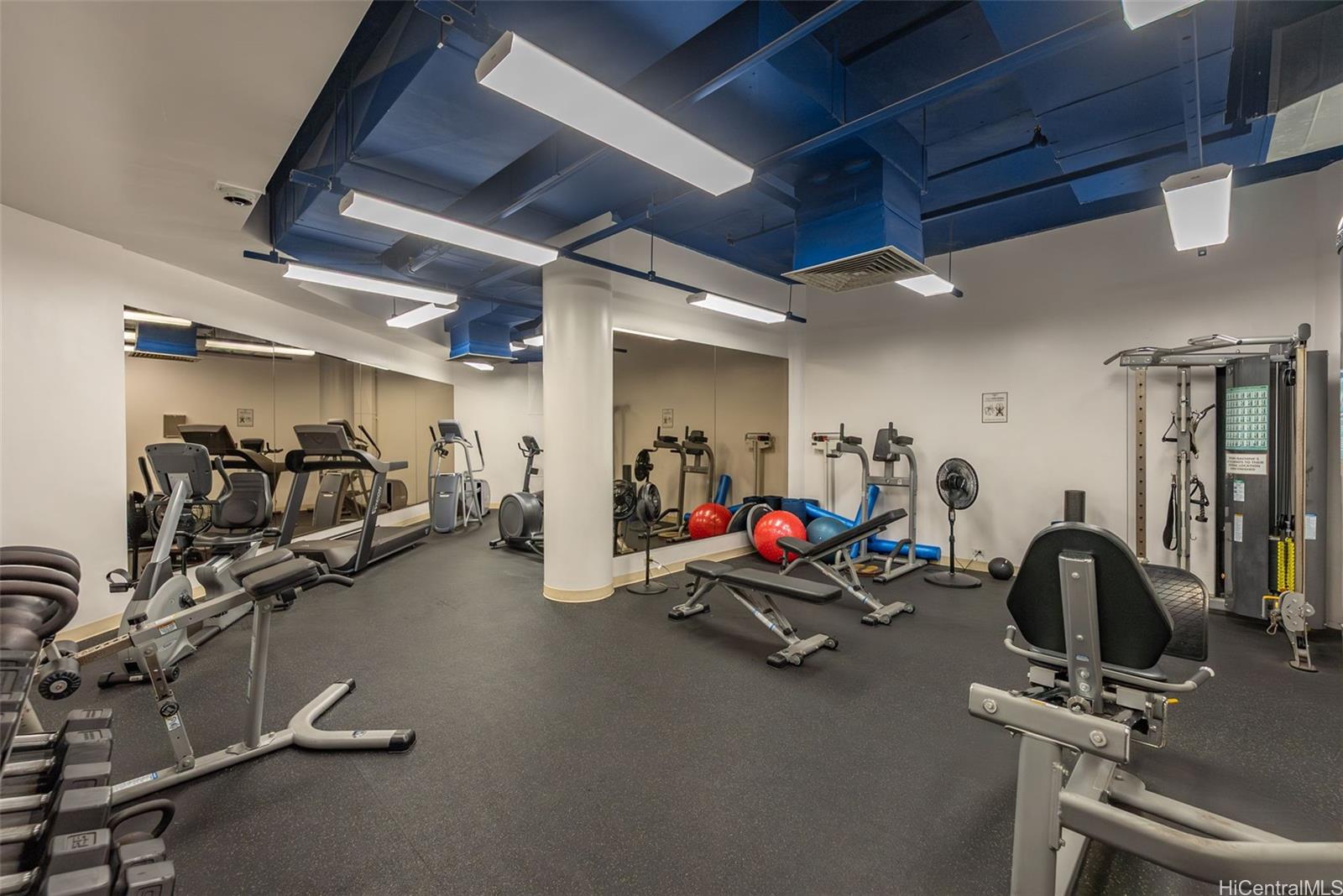 Craigside condo # 1-2002, Honolulu, Hawaii - photo 24 of 25