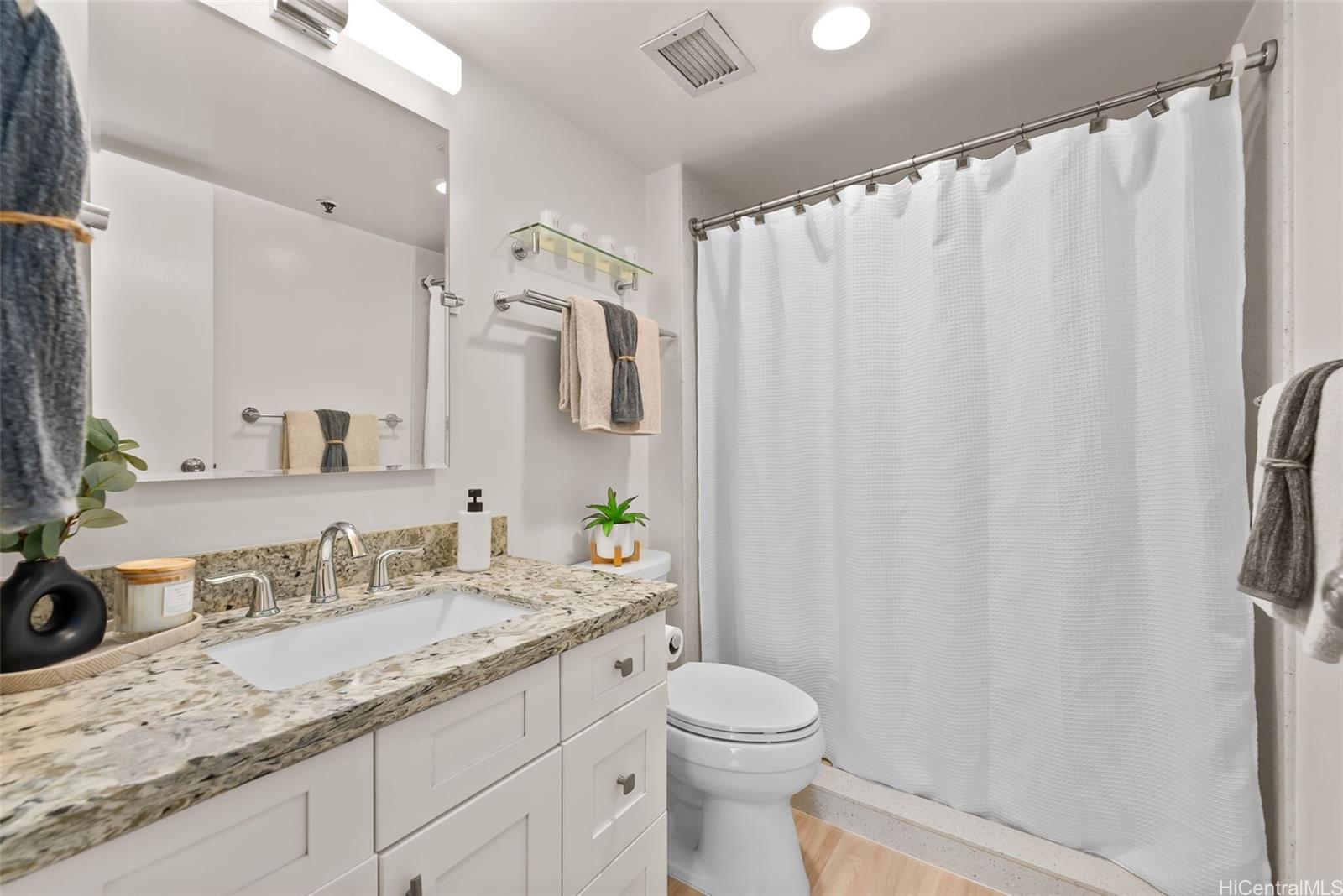 Craigside condo # 1-2002, Honolulu, Hawaii - photo 8 of 25