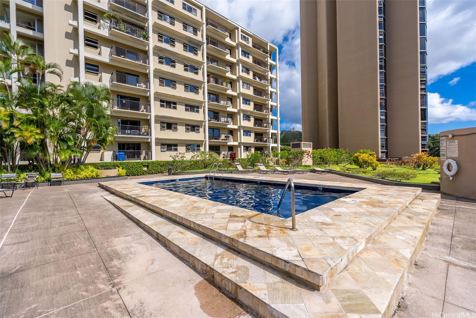 Craigside condo # 1-2002, Honolulu, Hawaii - photo 18 of 25