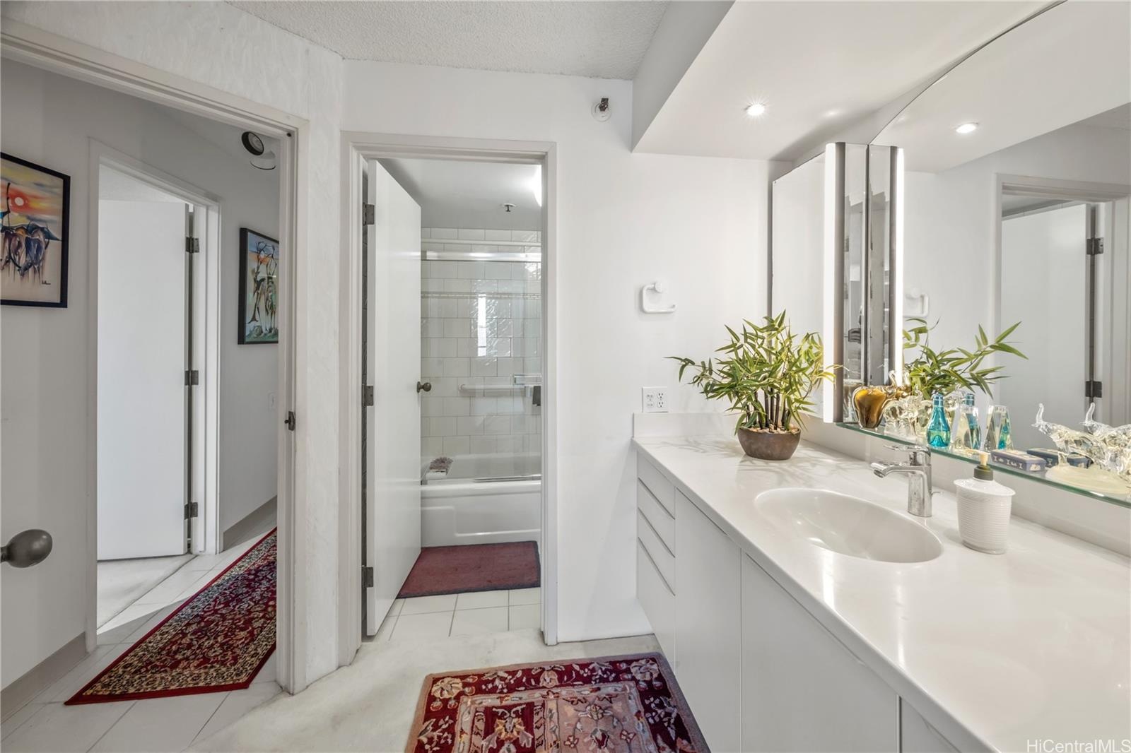 Craigside condo # 2501, Honolulu, Hawaii - photo 12 of 22