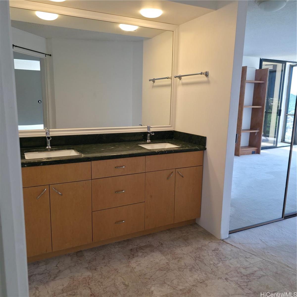 2101 Nuuanu Ave Honolulu - Rental - photo 12 of 25