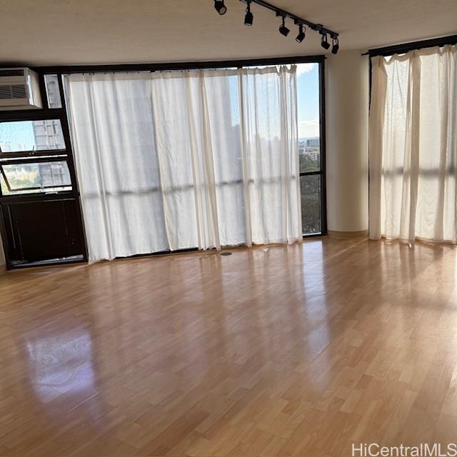 2101 Nuuanu Ave Honolulu - Rental - photo 4 of 15