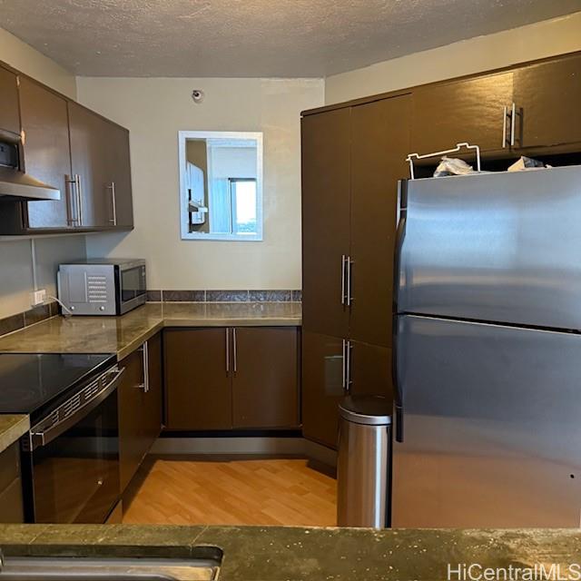 2101 Nuuanu Ave Honolulu - Rental - photo 9 of 15