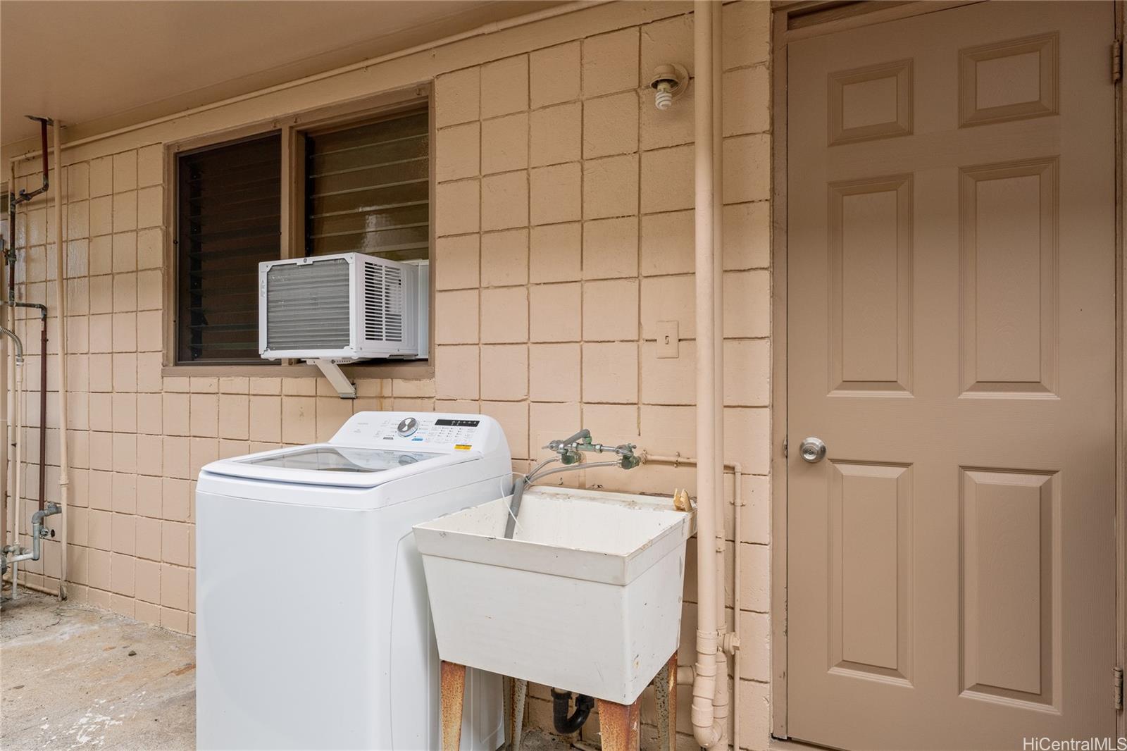 2105 Algaroba St Honolulu - Multi-family - photo 13 of 25