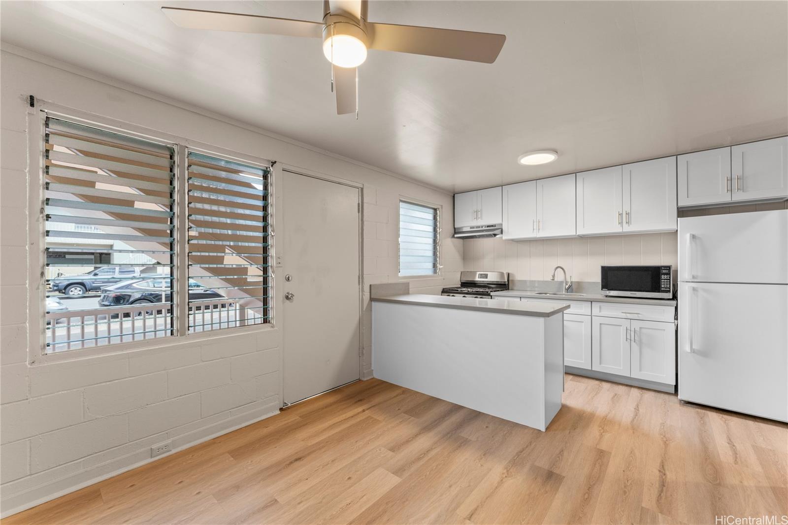 2105 Algaroba St Honolulu - Multi-family - photo 5 of 25