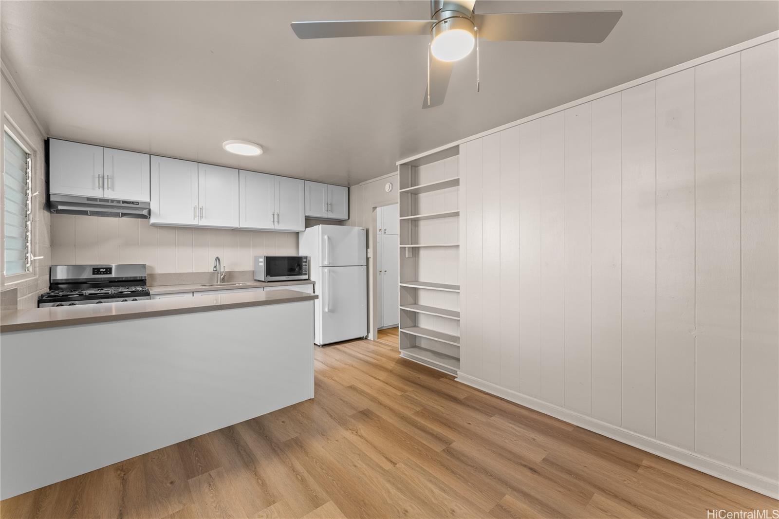 2105 Algaroba St Honolulu - Multi-family - photo 6 of 25