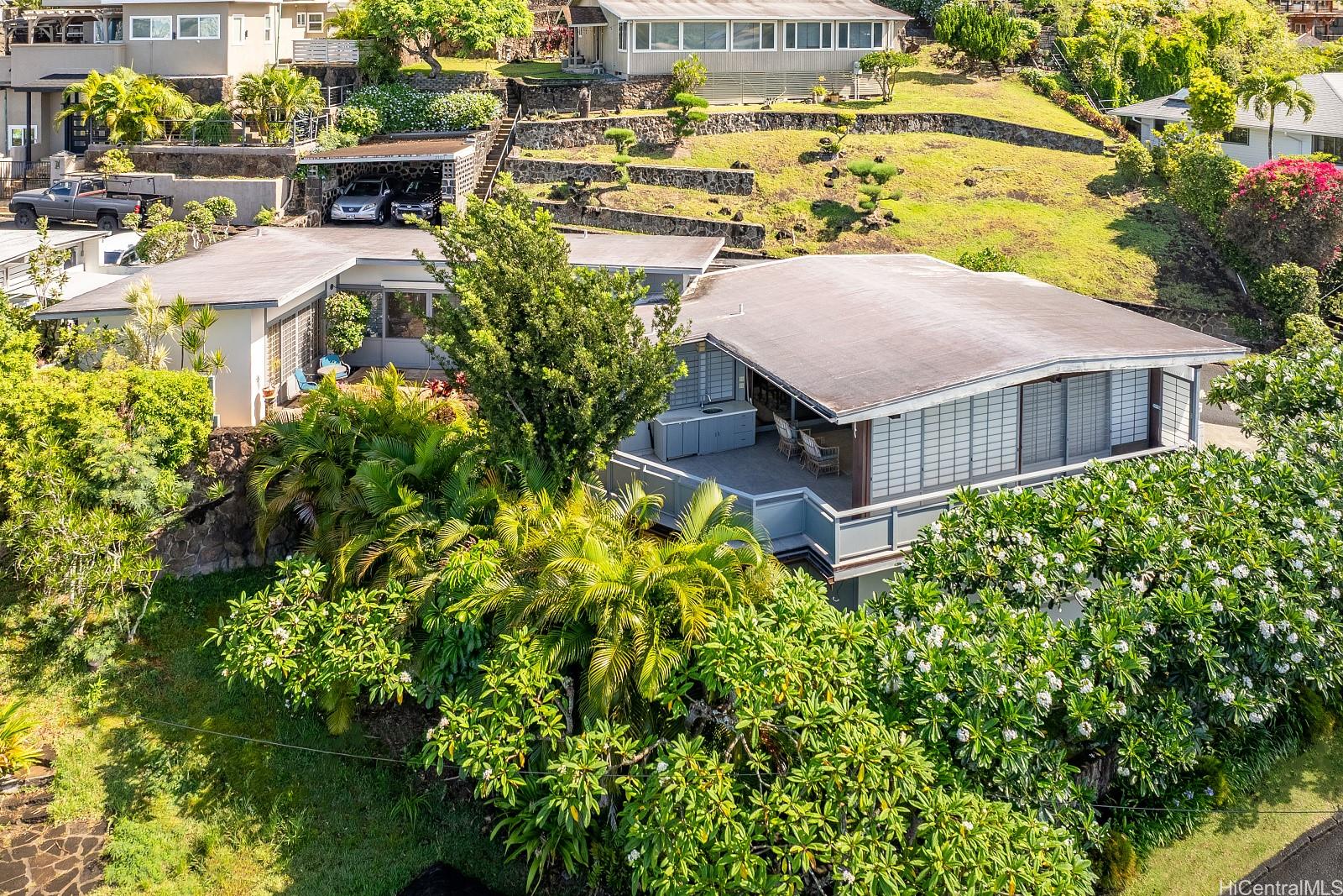 2106  Keeaumoku Street Makiki Heights, Honolulu home - photo 2 of 25