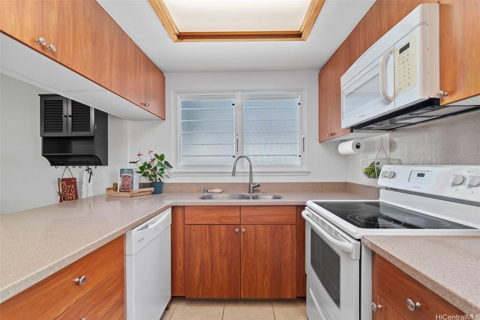 211 Kawaihae Street townhouse # D1, Honolulu, Hawaii - photo 11 of 25