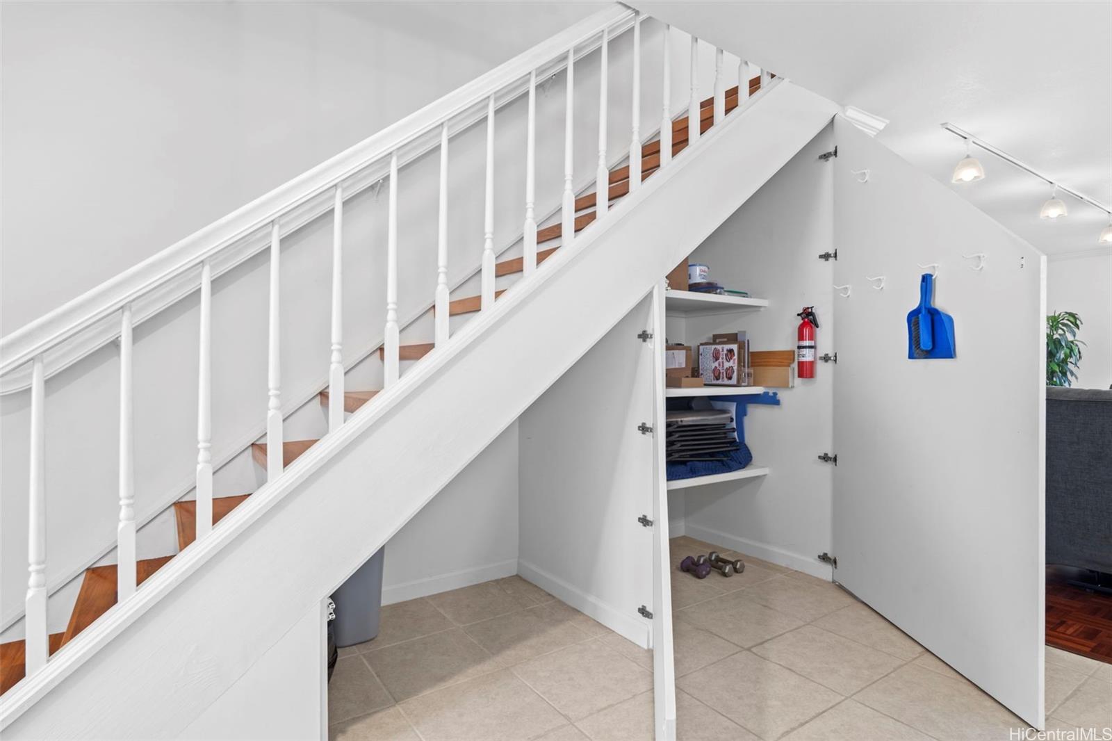 211 Kawaihae Street townhouse # D1, Honolulu, Hawaii - photo 21 of 25