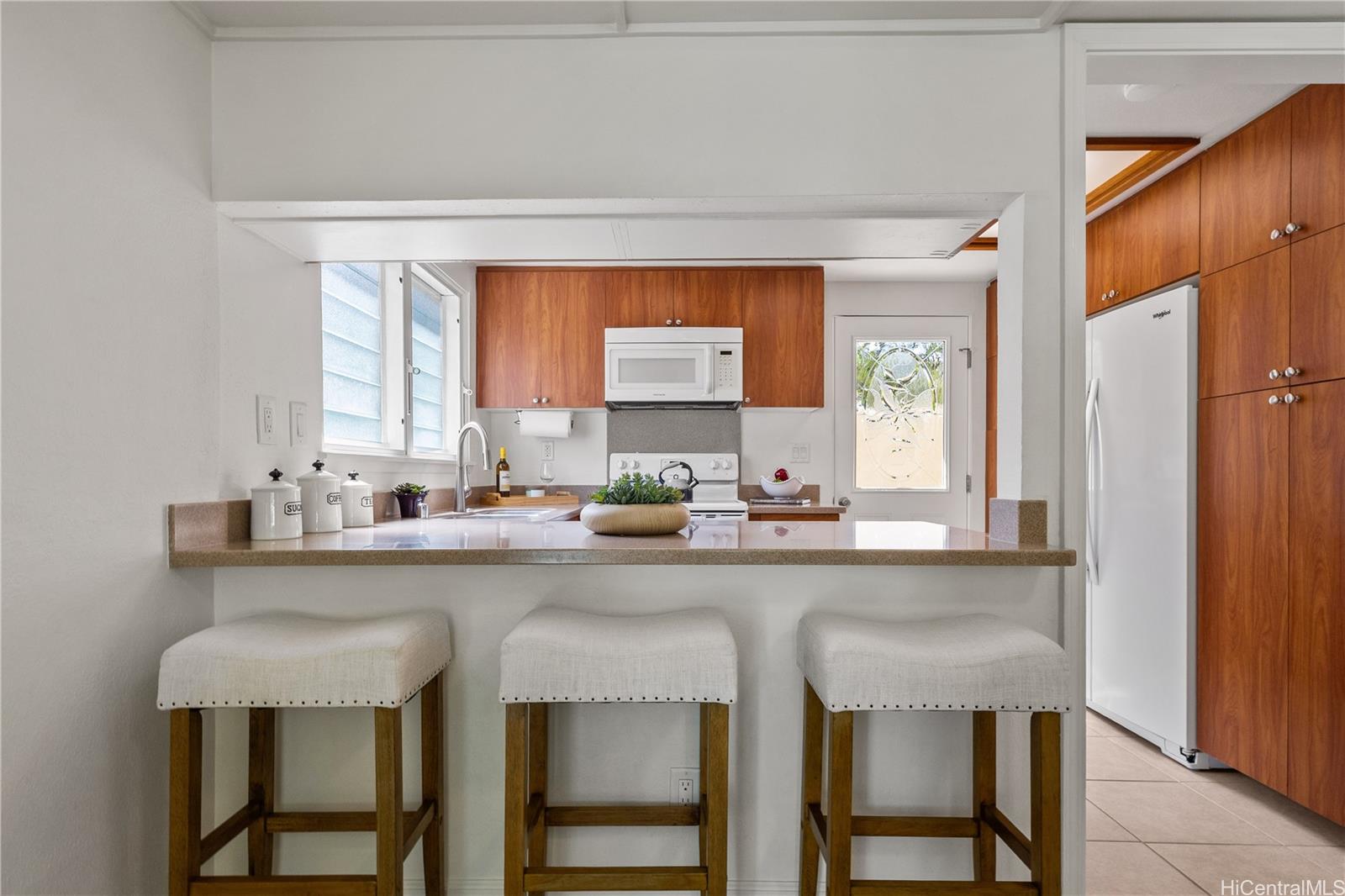 211 Kawaihae Street townhouse # D1, Honolulu, Hawaii - photo 3 of 25