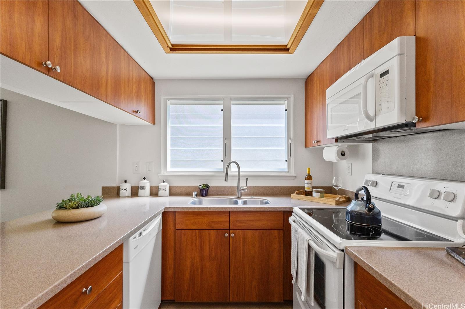 211 Kawaihae Street townhouse # D1, Honolulu, Hawaii - photo 4 of 25