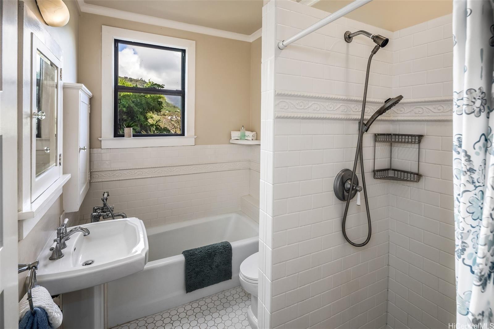 2110  Kakela Place Manoa-lower, Honolulu home - photo 16 of 25