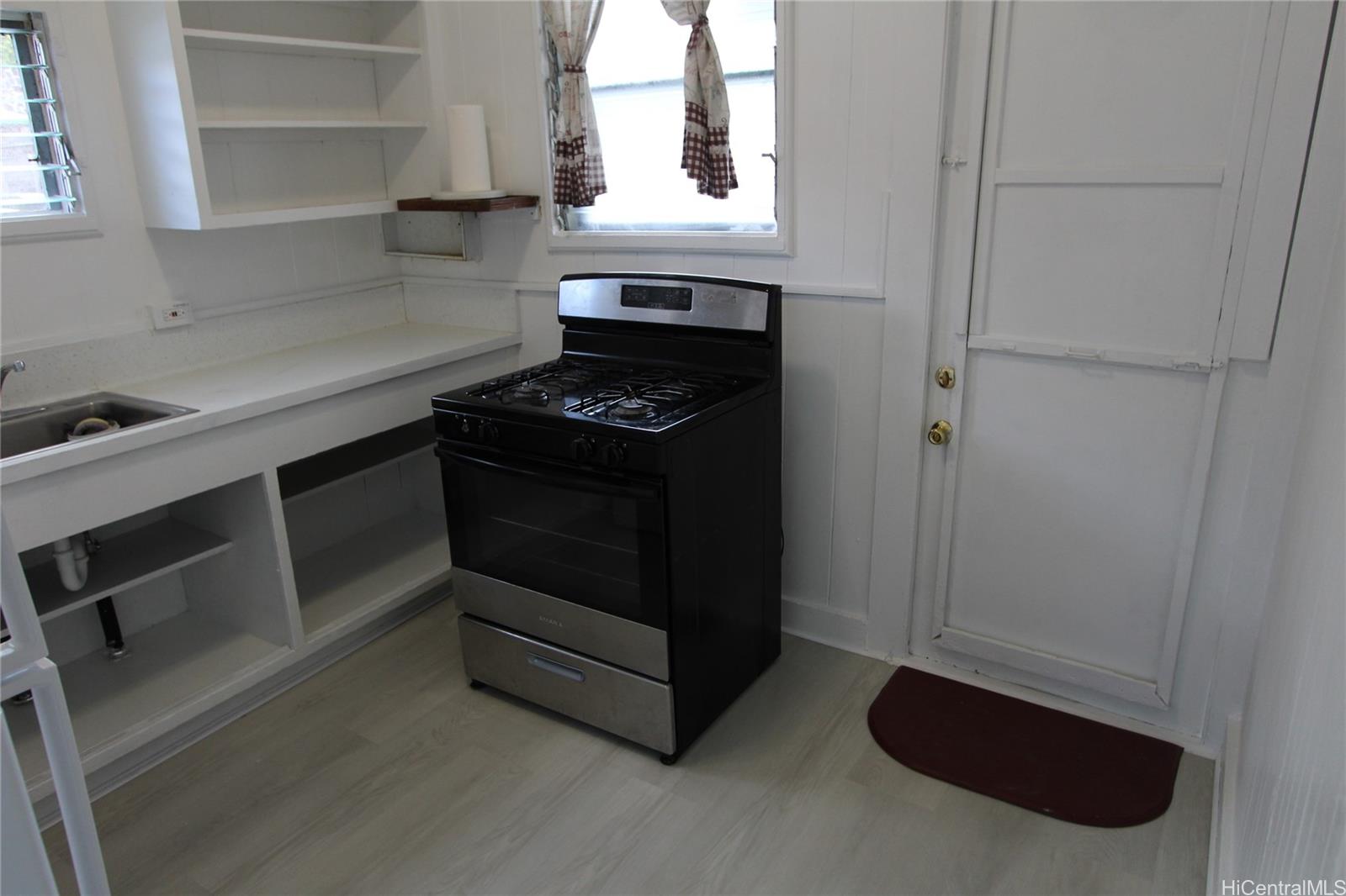 2111 Booth Rd Honolulu - Rental - photo 4 of 7