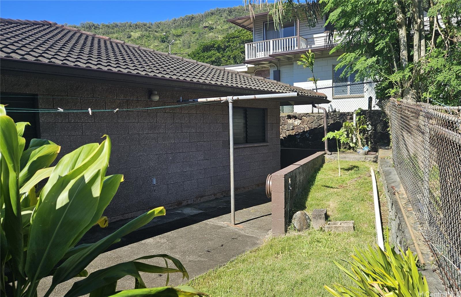 2114  Halina Street Kalihi Valley, Honolulu home - photo 7 of 22