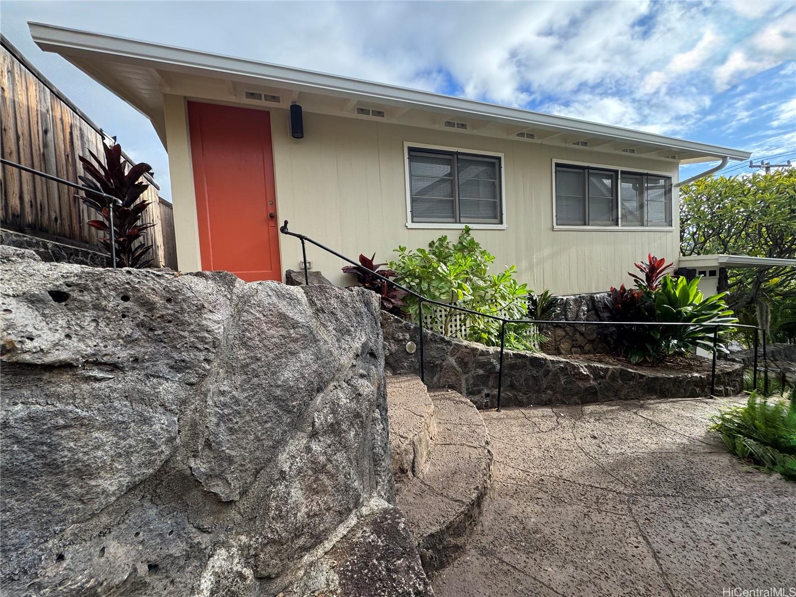 Honolulu Rent All Sign 2114 - Ohana Wilder Ave 'Ohana Honolulu - Hawaii Rental
