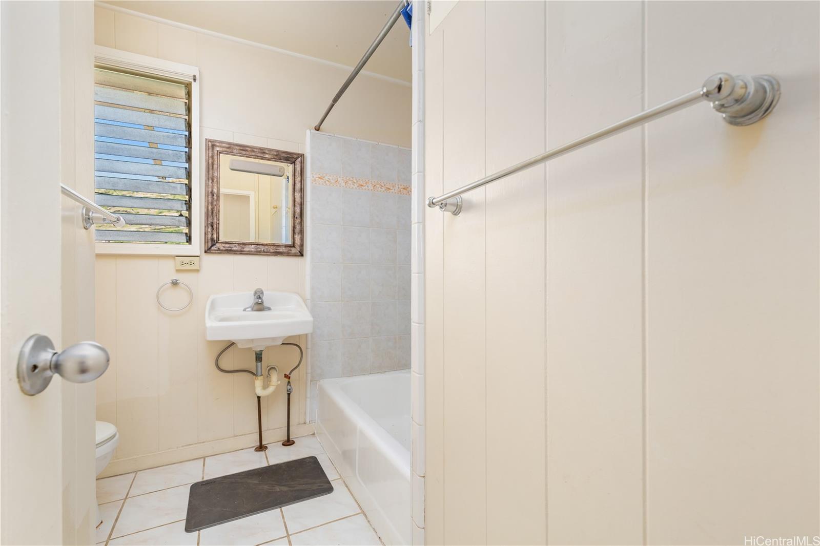 2115  10th Ave Palolo, Diamond Head home - photo 8 of 17