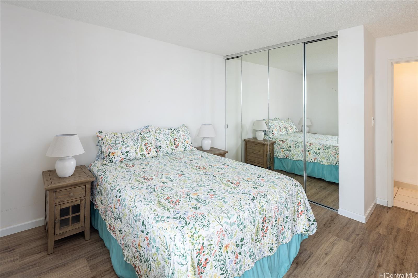 Hale Moani condo # 1003, Honolulu, Hawaii - photo 8 of 20