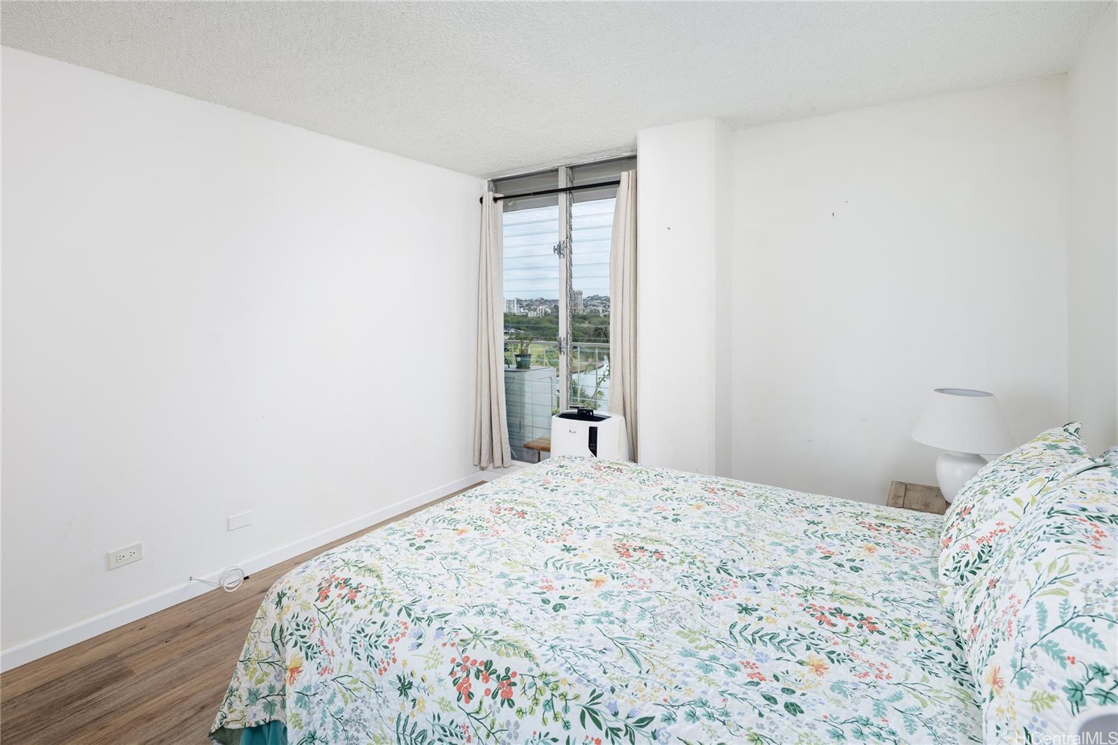 Hale Moani condo # 1003, Honolulu, Hawaii - photo 9 of 20