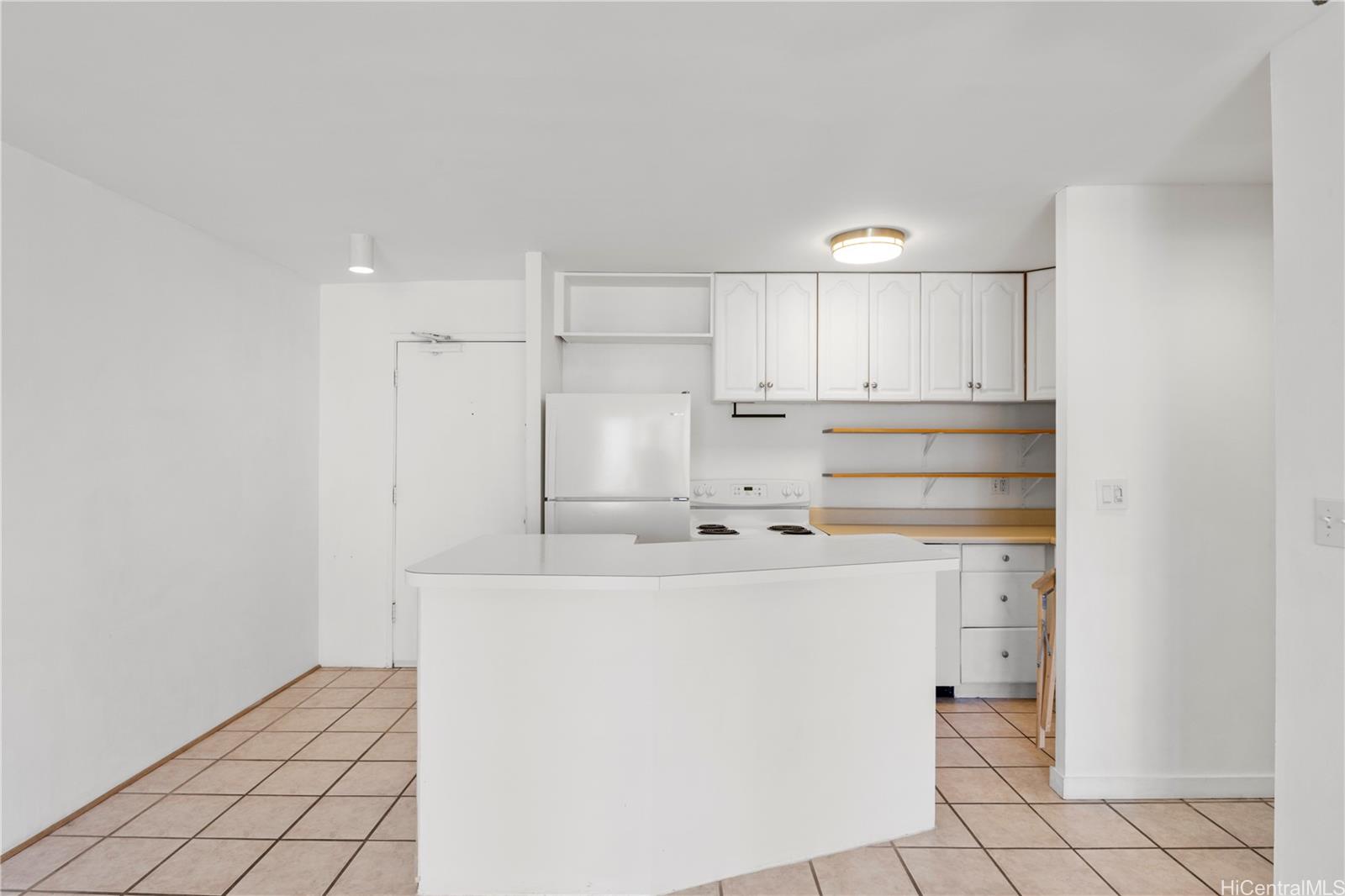 Hale Moani condo # 1102, Honolulu, Hawaii - photo 5 of 20