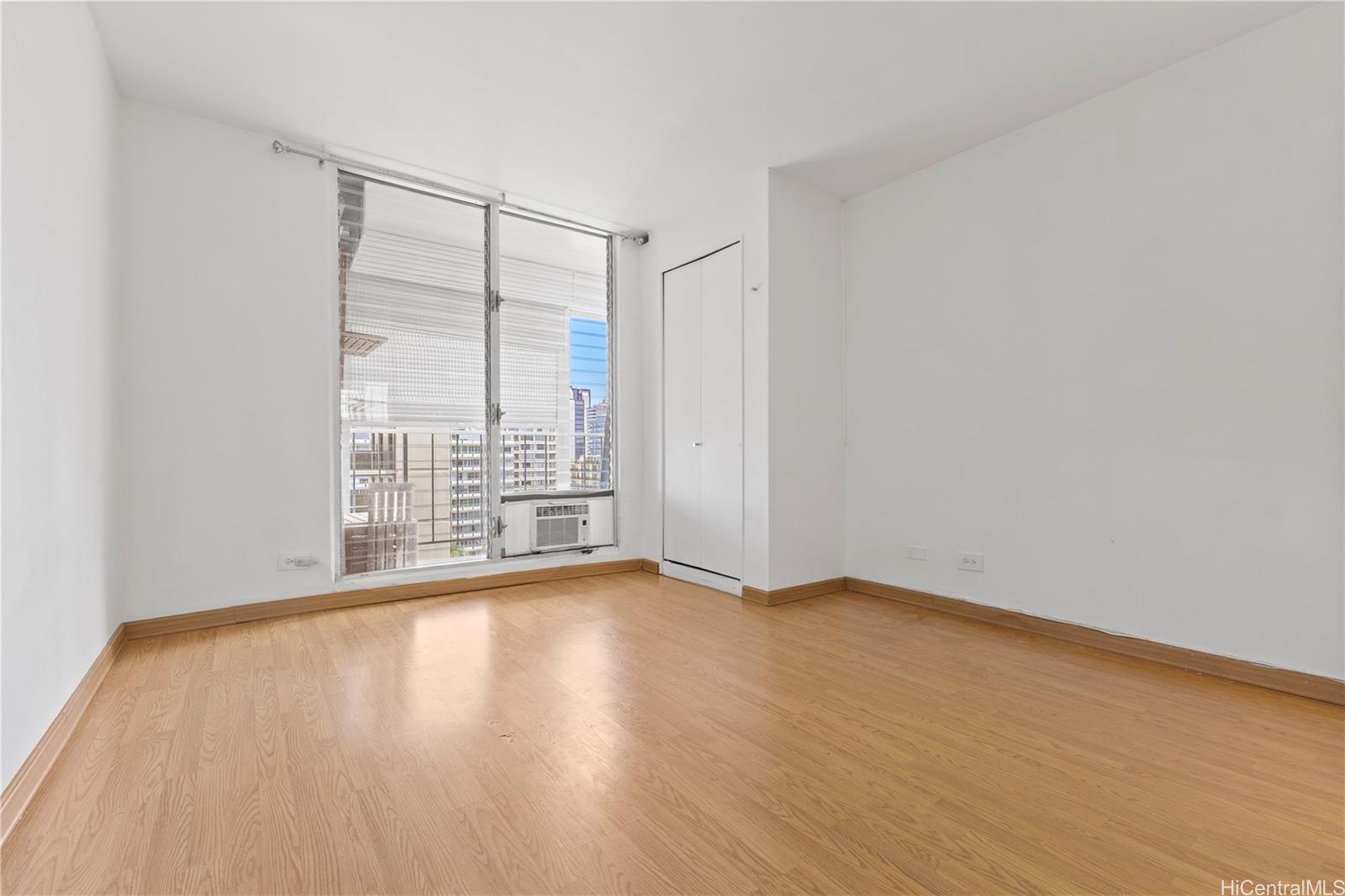 Hale Moani condo # 1102, Honolulu, Hawaii - photo 13 of 21