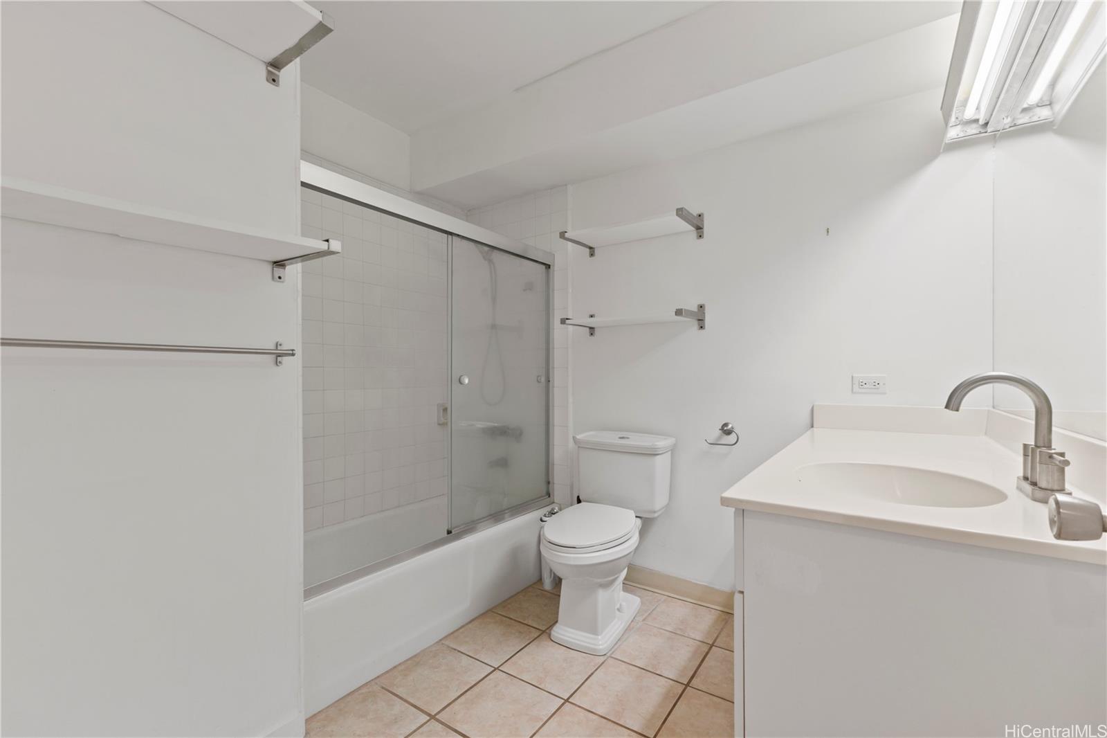 Hale Moani condo # 1102, Honolulu, Hawaii - photo 15 of 21