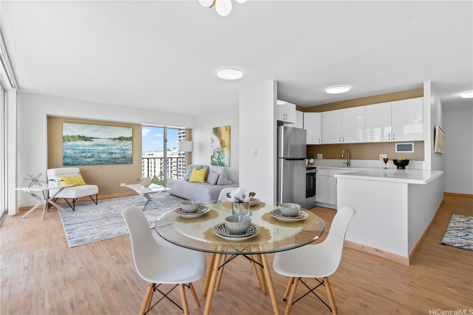 Hale Moani condo # 1201, Honolulu, Hawaii - photo 2 of 16