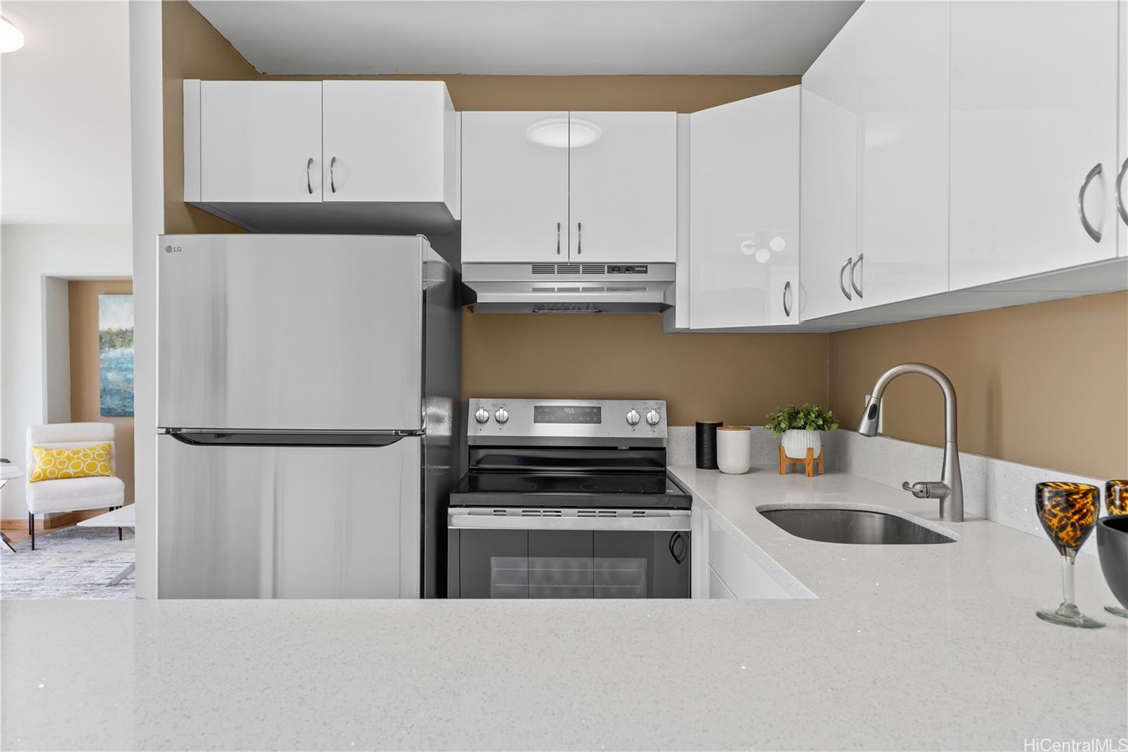 Hale Moani condo # 1201, Honolulu, Hawaii - photo 11 of 16