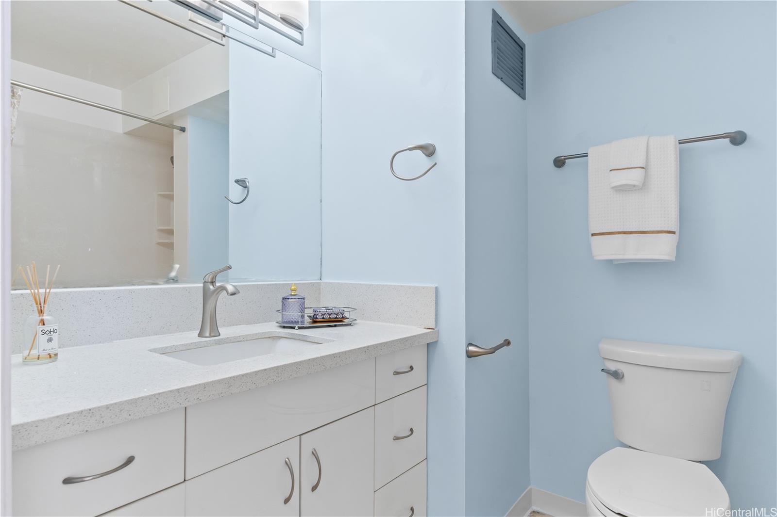 Hale Moani condo # 1201, Honolulu, Hawaii - photo 13 of 16