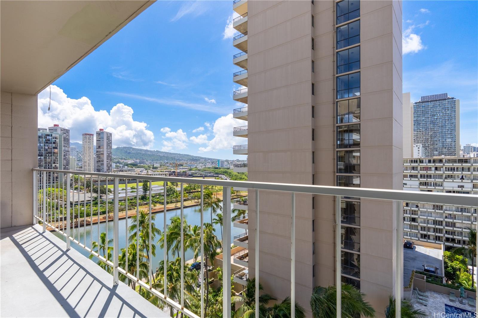 Hale Moani condo # 1201, Honolulu, Hawaii - photo 6 of 16