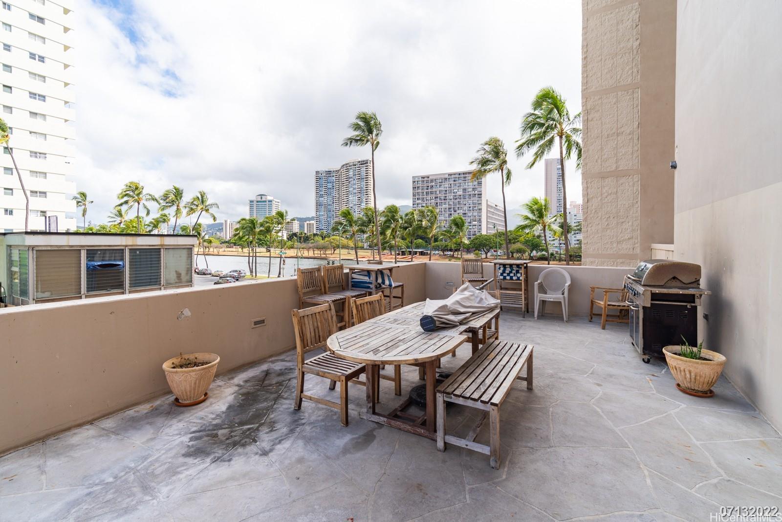 2115 Ala Wai Blvd Honolulu - Rental - photo 15 of 19