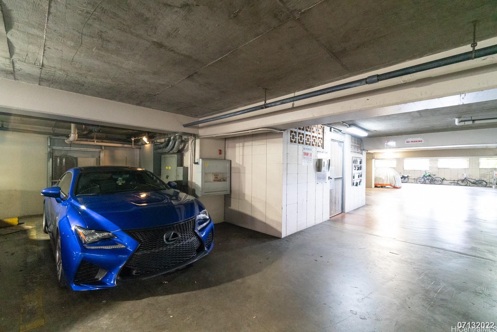 2115 Ala Wai Blvd Honolulu - Rental - photo 18 of 19