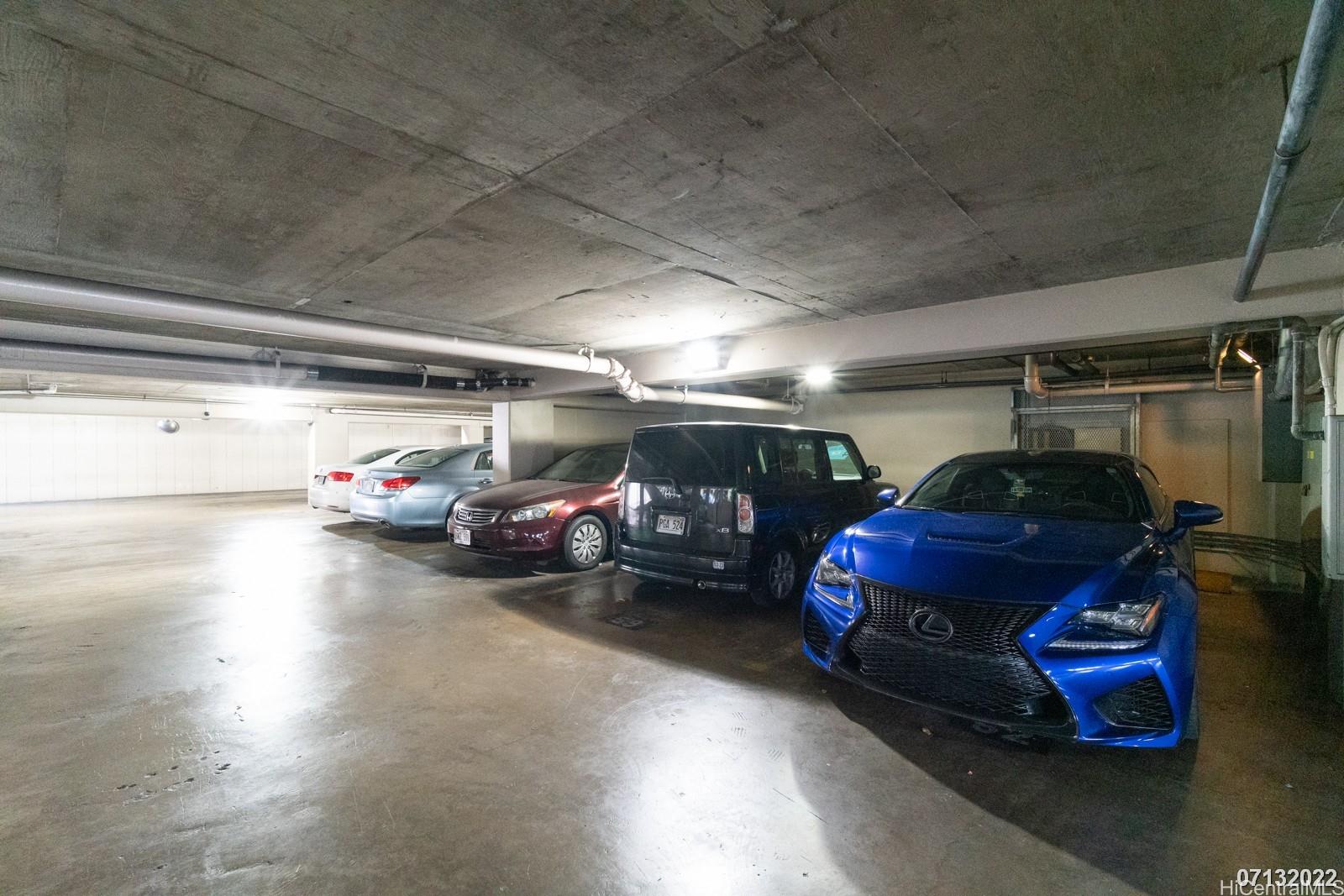 2115 Ala Wai Blvd Honolulu - Rental - photo 19 of 19