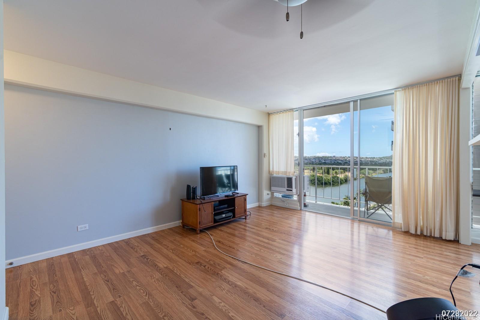 2115 Ala Wai Blvd Honolulu - Rental - photo 7 of 19