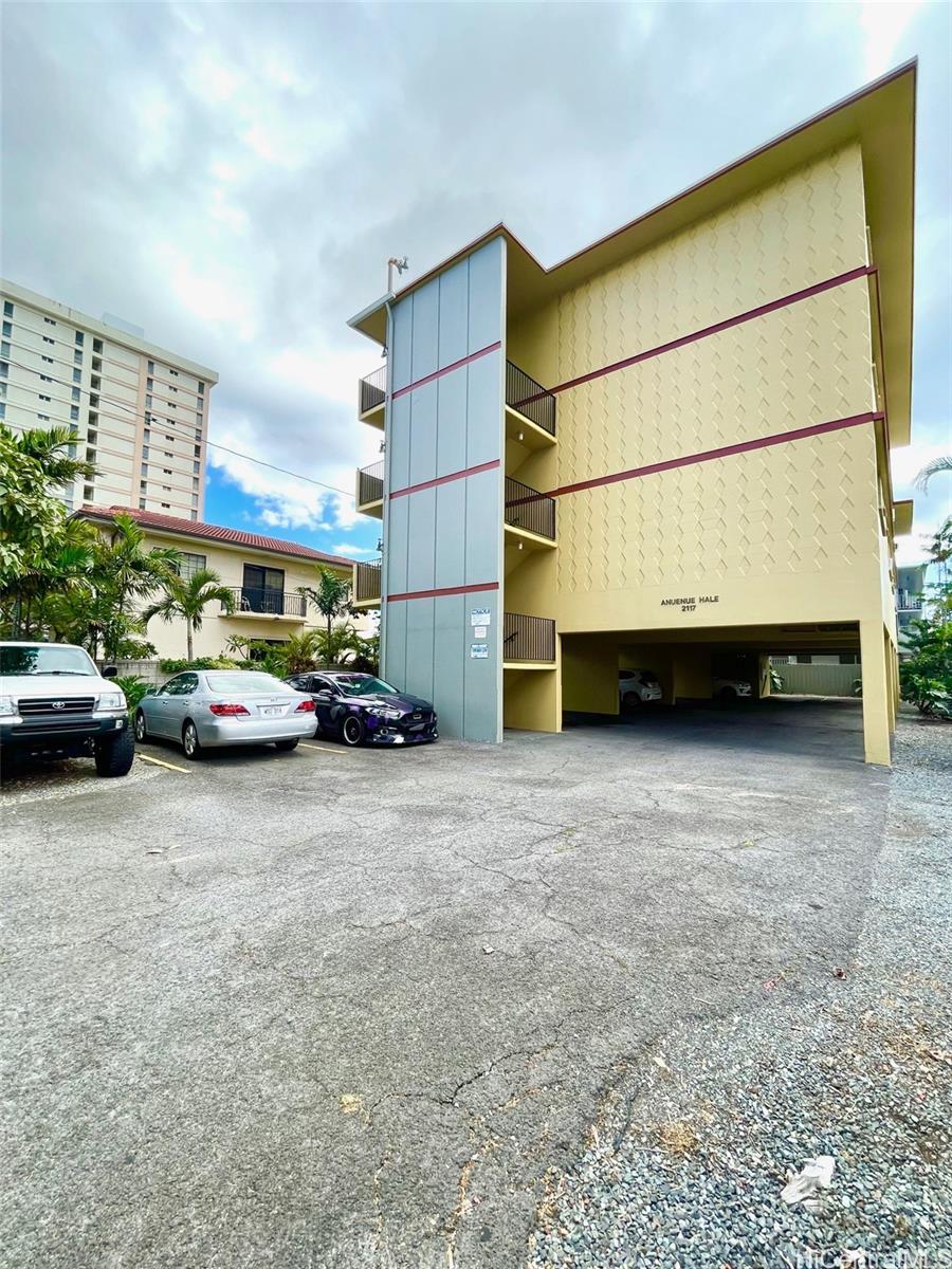 2117 Date Street Honolulu - Multi-family - photo 2 of 12